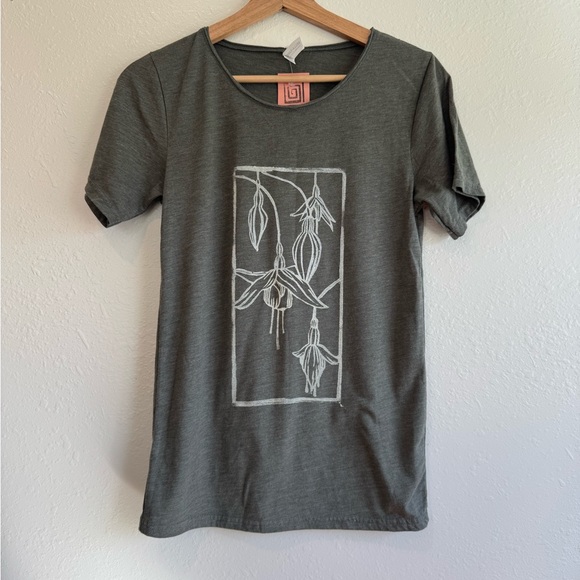 Bella Canvas Tops - Block Printed Fuschia Plant Green T-Shirt XS - Artwear